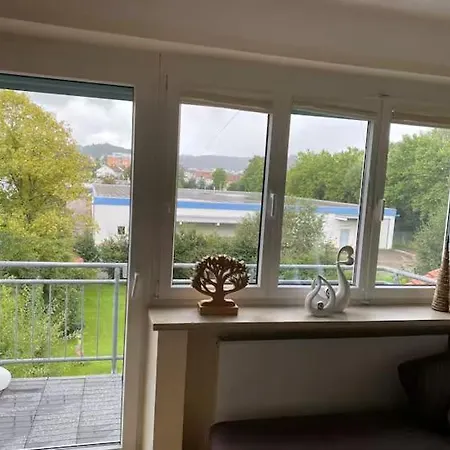 Apartment Moeblierte Mit Balkon